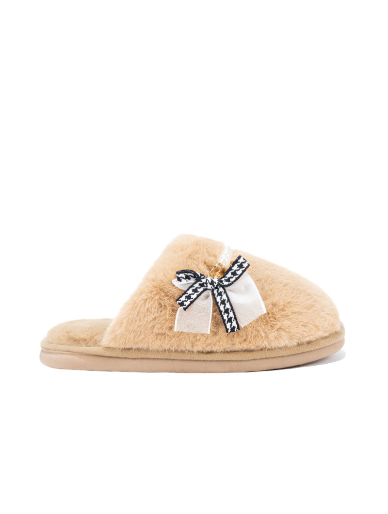Pantoufles en peluche avec détail perlé